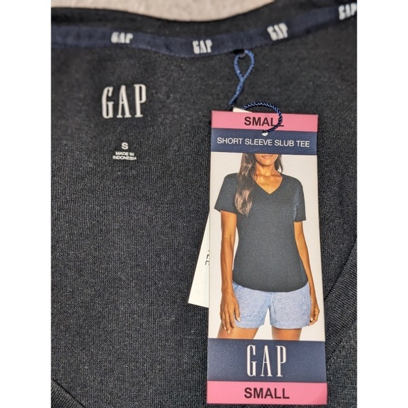 GAP V-Neck Slub Tee Relaxed Fit Short Sleeve Casual Top‎ Black Small  NWT - Picture 2 of 7